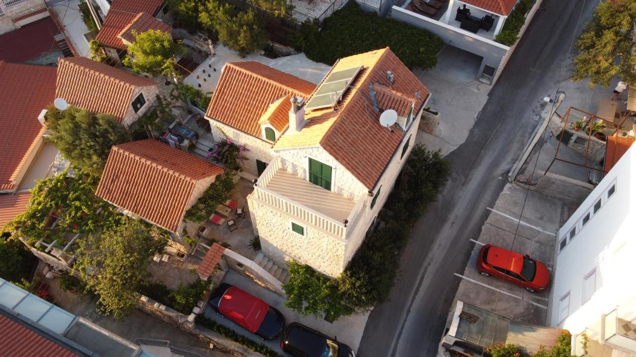 Apartments Larsen Omiš Exterior foto