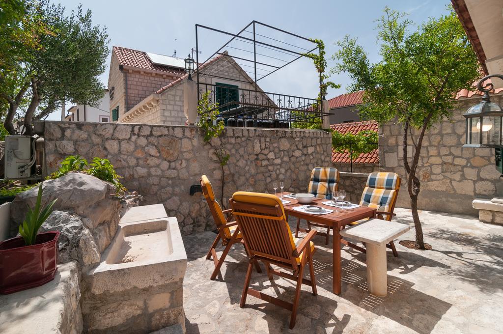 Apartments Larsen Omiš Exterior foto
