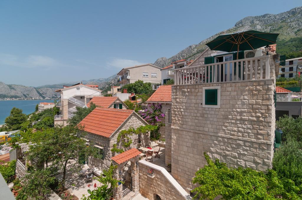Apartments Larsen Omiš Exterior foto